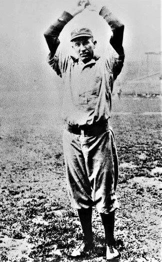 Sam Leever hurls a two-hitter to give the first place Pirates a 2 – 0 win over the Giants and Christy Mathewson.