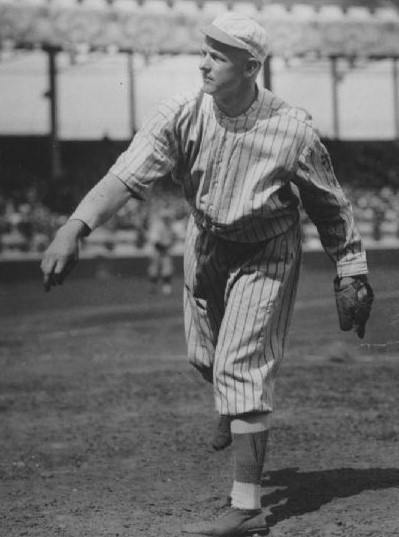 The Giants win their 11th straight, beating Brooklyn, 3 – 2. Christy Mathewson the winner extends his walkless streak is at 47 innings.