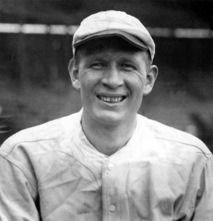 Red Sox righthander Howard Ehmke has the White Sox popping up all day in his 6 – 0 win. Only one assist is made by Boston.