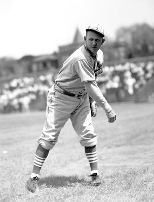 Jesse Haines pitches the St. Louis Cardinals to a pennant-clinching win over the Pittsburgh Pirates