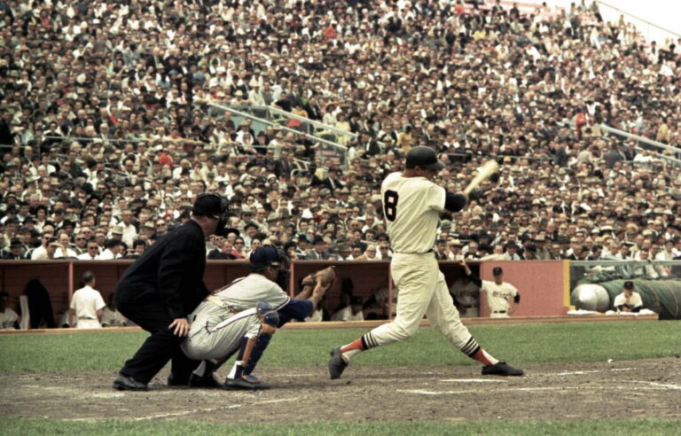 Hal Woodeshick and Dick Farrell combine for Houston’s first shutout, 2-0 over the Cubs