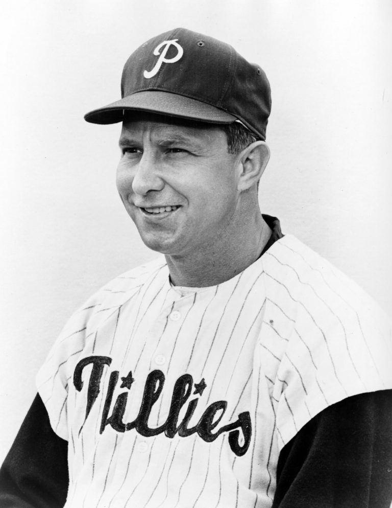 Roy Sievers hits his 300th career home run to give the Phils a 2 – 1 win over the Mets