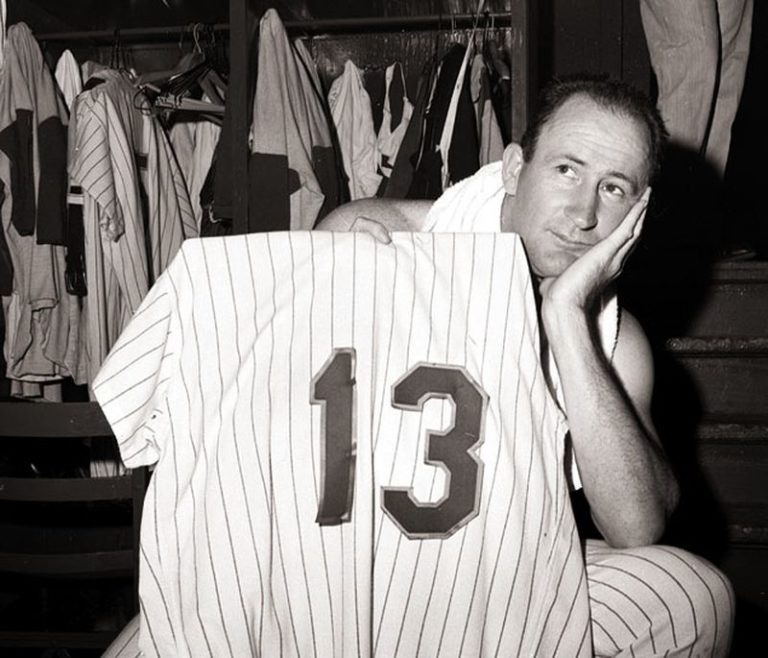 The Cardinals trade outfielder George Altman and pitcher Bill Wakefield to the Mets for veteran right-hander Roger Craig