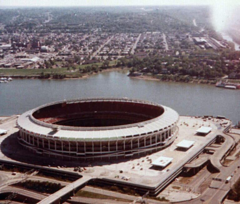 A sellout crowd of 51,050 is on hand for the dedication of Cincinnati’s Riverfront Stadium