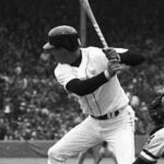 Carl Yastrzemski snags 2,800th hit