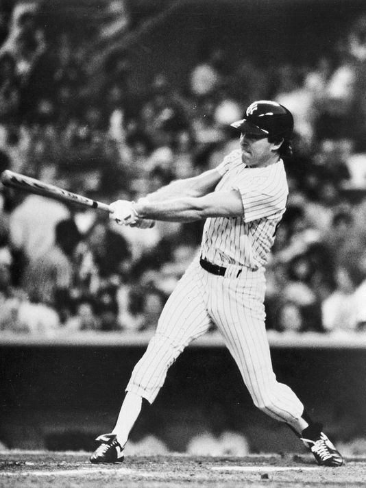 New York Yankees sign outfielder-first baseman Dave Collins to a free agent contract.