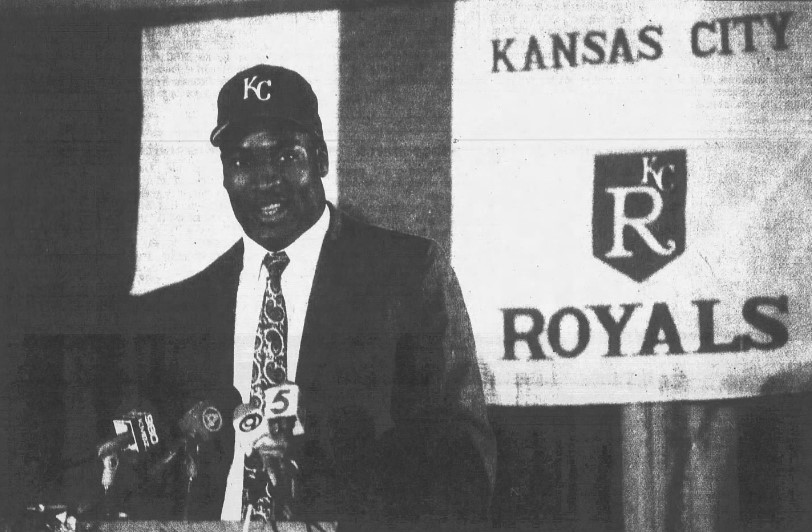 bo jackson signs with royals