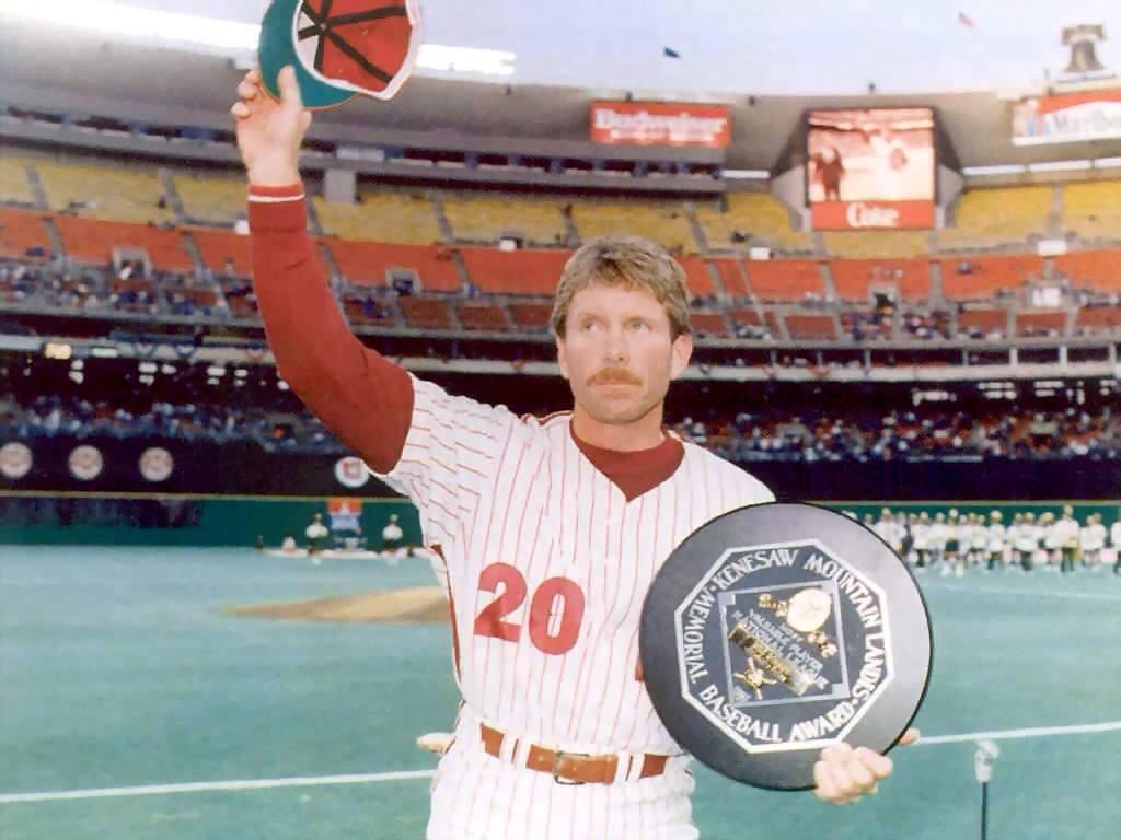 Philadelphia Phillies third baseman Mike Schmidt wins the 1986 NL Most Valuable Player Award