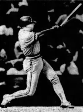 Paul Molitor slugged a home run with two out in the ninth inning, to extend his hitting streak to 28 games