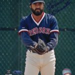 Free agent closer Jeff Reardon signs with the Red Sox.