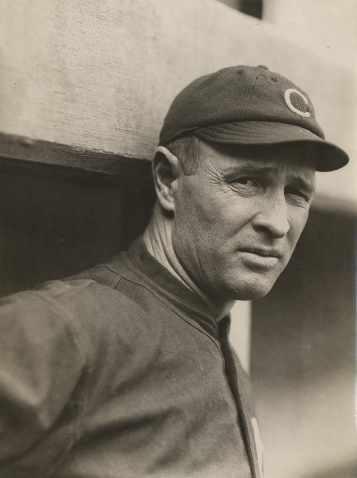 Frank Chance is sold by the Chicago Cubs to the Cincinnati Reds