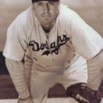 Cincinnati Reds acquire Ernie Lombardi, Babe Herman, Wally Gilbert from the Brooklyn Dodger