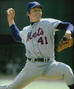 New York Mets trade franchise pitcher Tom Seaver just moments before the trading deadline