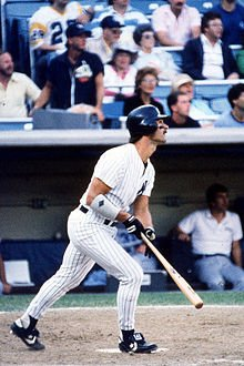 Don Mattingly of the New York Yankees becomes the first American League player to hit home runs in seven consecutive games