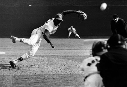 Bob Gibson strikes out 17 Detroit Tigers to set world series record