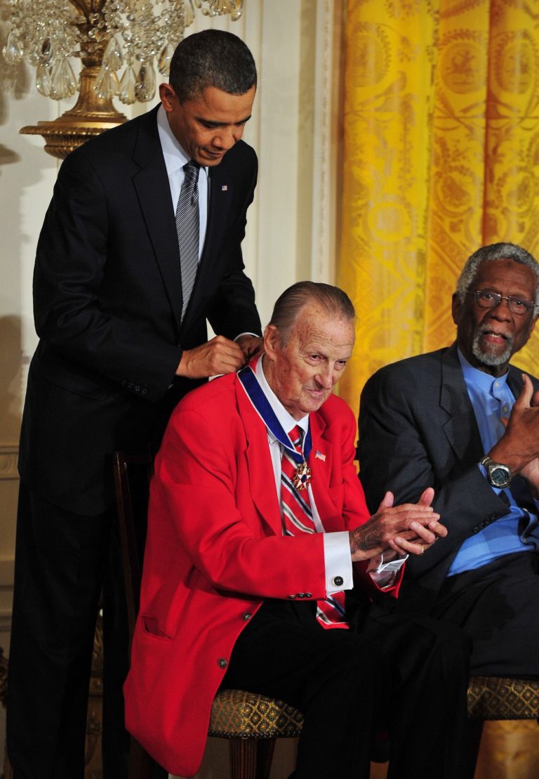 Stan Musial receives medal of honor