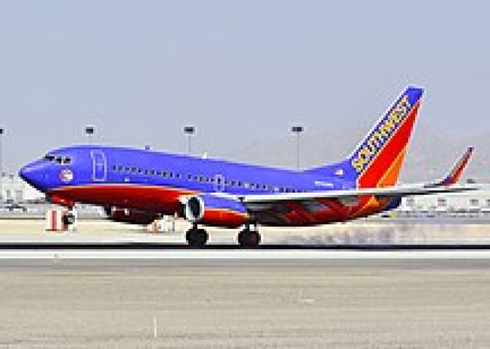 220px-N742SW_Southwest_Airlines_1998_Boeing_737-7H4_(cn_29278-172)__Nolan_Ryan_Express__(5542587298)