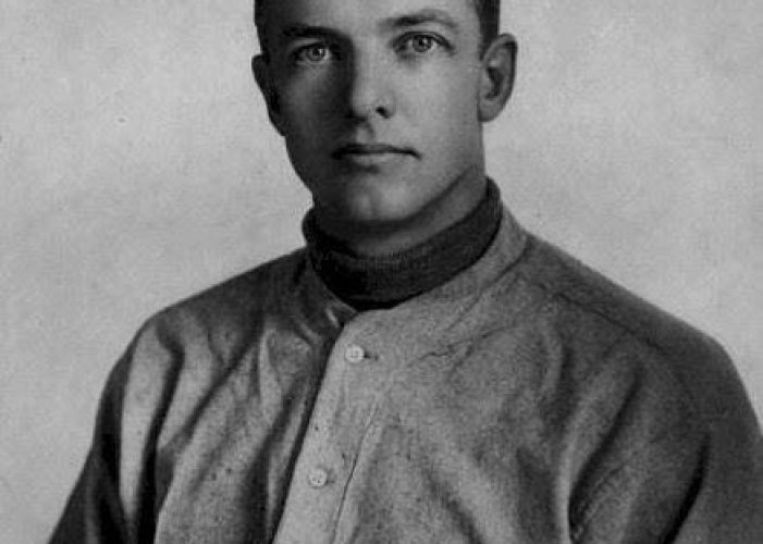 Christy Mathewson relieves Bugs Raymond with the score knotted at 3 in the 9th.
