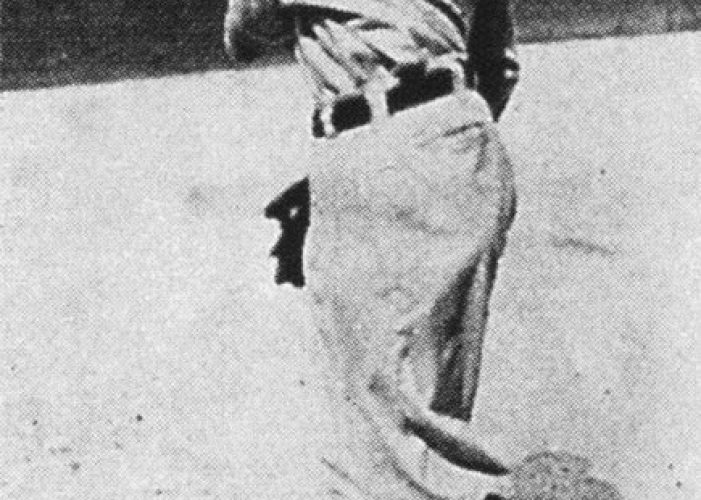 Earl Hamilton‚ in his last start of the year‚ pitches the Browns to a 6 - 4 win over the Yankees. Hamilton is 3-0 against New York this year‚ two of them one-hitters.