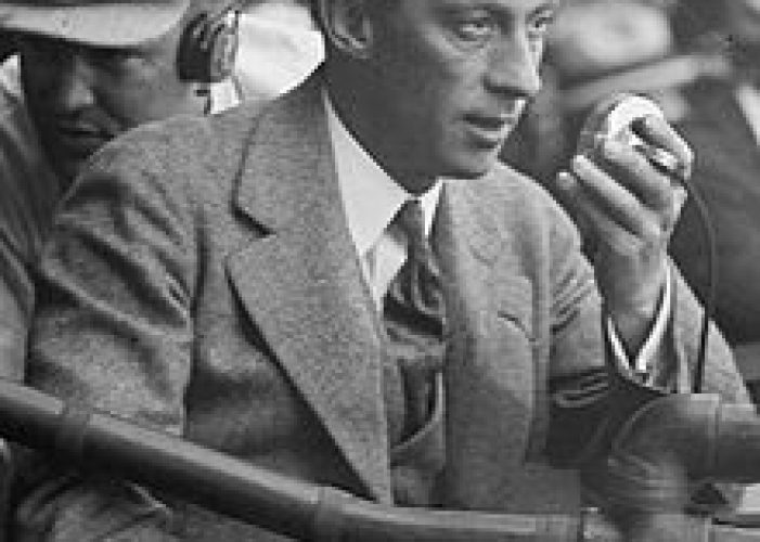 Graham_McNamee_1924