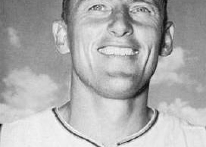 Pirate hurler Vern Law pitches