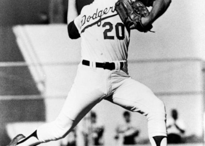 Don Sutton of the Los Angeles Dodgers pitching.