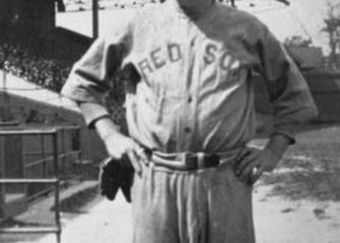 The host Red Sox top the White Sox, 3 - 1, behind Babe Ruth's 4-hitter.