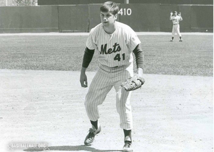 Tom Seaver Fielding
