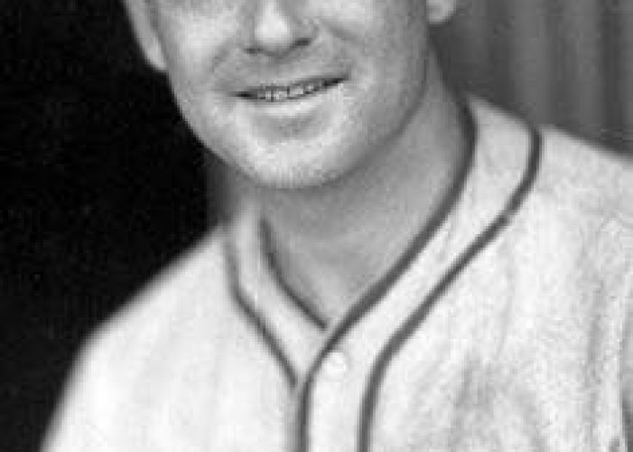 Waite Hoyt is signed by the Pittsburgh Pirates after being waived by the New York Giants.